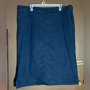 Laura Scott Dark Blue Denim Skirt. Size 18. Approximately Length 29 inches.